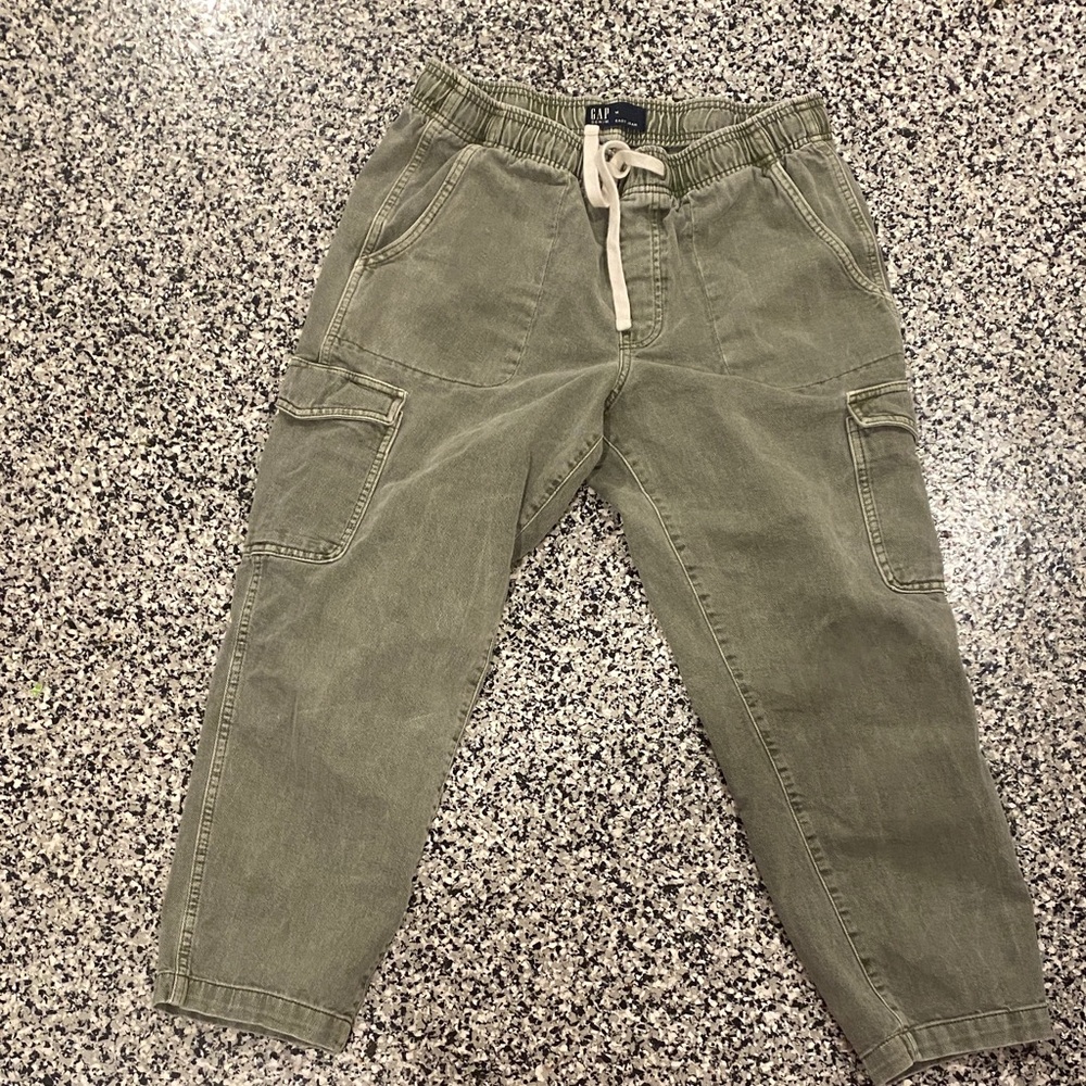 GAP women’s Green Cargo Pants